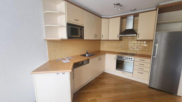 Complete keuken met apparatuur – in nette staat, Huis en Inrichting, Keuken | Complete keukens, Zo goed als nieuw, Hoekkeuken