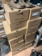 Schitterde Yeezy collectie, Kleding | Heren, Schoenen, Ophalen of Verzenden, Zo goed als nieuw, Overige kleuren