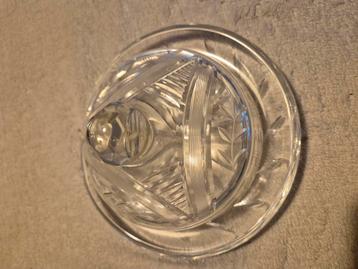 Kristal schaal met deksel  beschikbaar voor biedingen