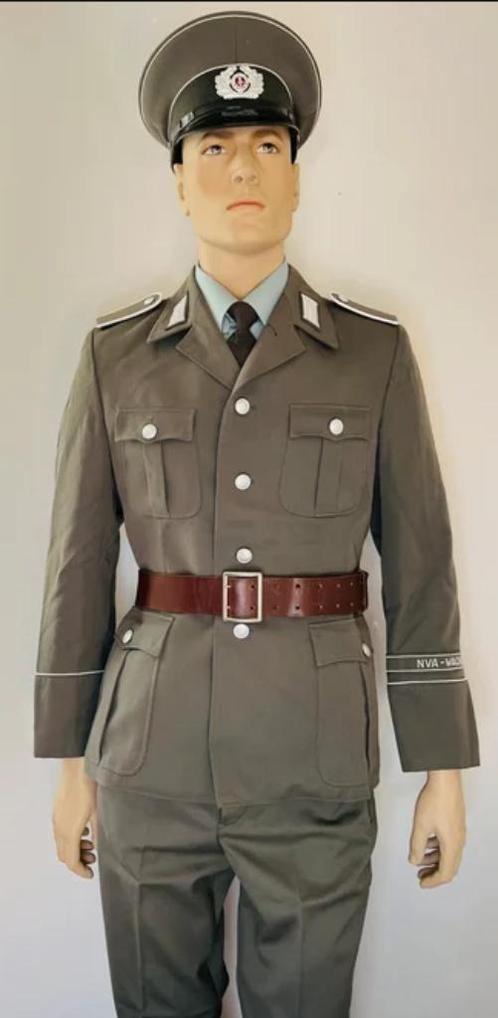 GEZOCHT: Origineel uniform NVA-Wachregiment, Verzamelen, Militaria | Algemeen, Landmacht, Kleding of Schoenen, Duitsland, Ophalen of Verzenden