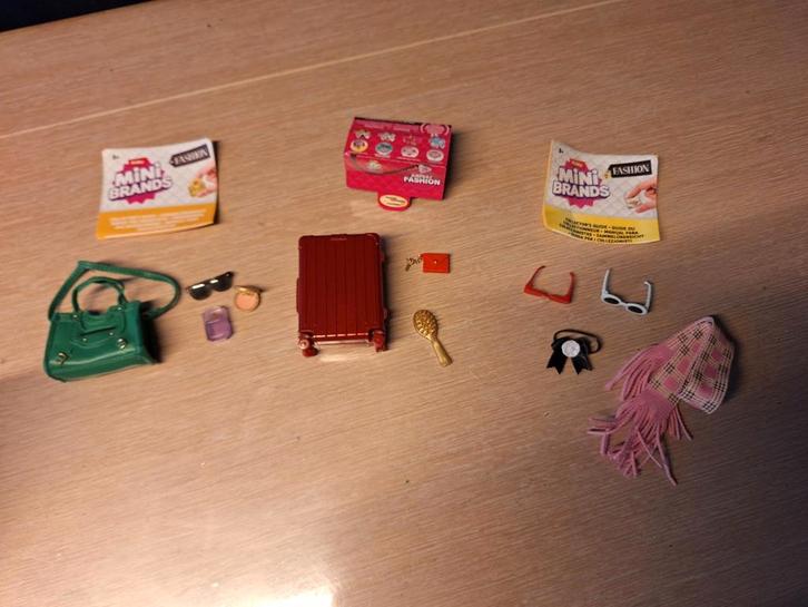 Zuru mini brands fashion series 1, 2 en 3, Verzamelen, Overige Verzamelen, Zo goed als nieuw, Ophalen of Verzenden