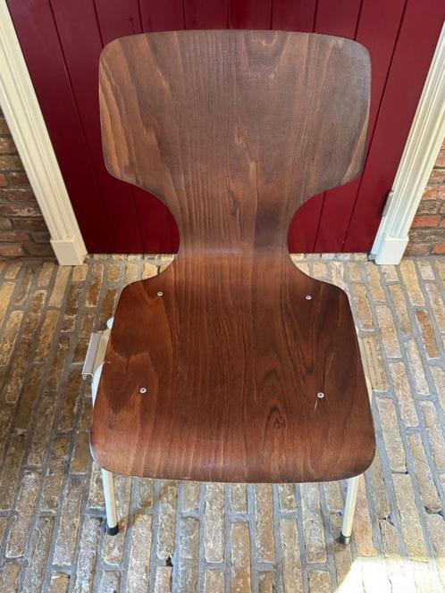 retro stoel - stapelbaar - bruine zitting (20 stuks), Huis en Inrichting, Stoelen, Gebruikt, Vijf, Zes of meer stoelen, Hout, Metaal