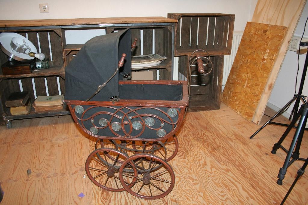 Vintage poppenwagen, retro, antieke, gotische, handgemaakt ., Huis en Inrichting, Woonaccessoires | Spiegels, Minder dan 50 cm