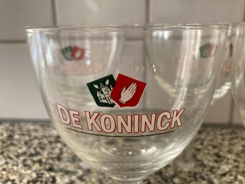 4 De Koninck bollekes bierglazen op voet oud logo bolleke