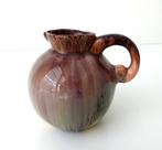 Keramiek kleine vaas met oor bruin met beige Katwijk 1770-k, Antiek en Kunst, Ophalen of Verzenden