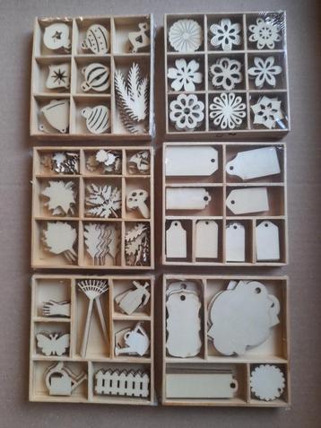 OPRUIMING houten doosjes met 45 stuks houten figuren no 3 beschikbaar voor biedingen