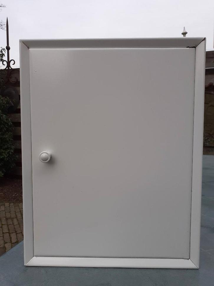 Vintage metalen medicijnkastje in 4 vakjes, Huis en Inrichting, Badkamer | Badtextiel en Accessoires, Gebruikt, Overige typen