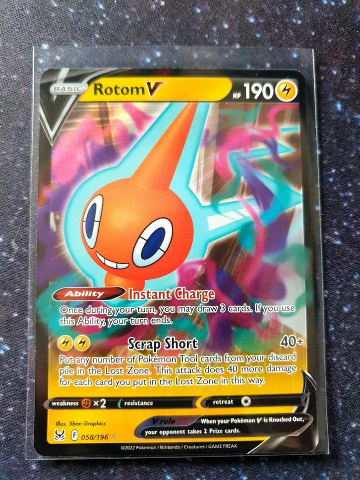 Pokémon kaart Rotom V #58 Lost Origin, Hobby en Vrije tijd, Verzamelkaartspellen | Pokémon, Zo goed als nieuw, Losse kaart, Ophalen of Verzenden