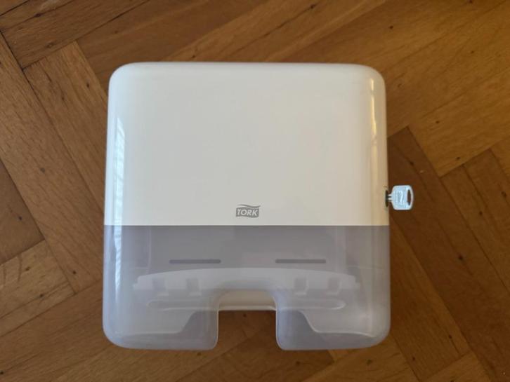 Tork Handdoekdispenser Z-/C-vouw Mini – Wit (model 553100), Huis en Inrichting, Badkamer | Badkamermeubels, Gebruikt, Overige typen