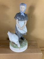 Royal Copenhagen porseleinen beeld nr. 527 Meisje met gans, Ophalen of Verzenden