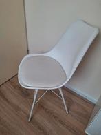 2 witte stoelen izgs, Huis en Inrichting, Stoelen, Ophalen, Zo goed als nieuw, Wit, Twee