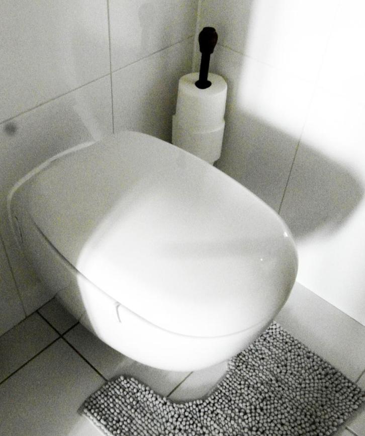 WANDCLOSET, Villery & Bloch, Kleur wit, met bril., Huis en Inrichting, Overige Huis en Inrichting, Ophalen