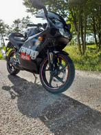 Aprilia rs50 te koop, 6 versnellingen, Maximaal 45 km/u, Zo goed als nieuw, 50 cc