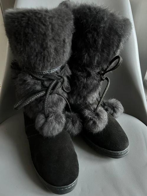 Minnetonka Leren Suède Winter Boots Maat 40 Zwart Als nieuw, Kleding | Dames, Schoenen, Zo goed als nieuw, Snowboots, Zwart, Ophalen of Verzenden