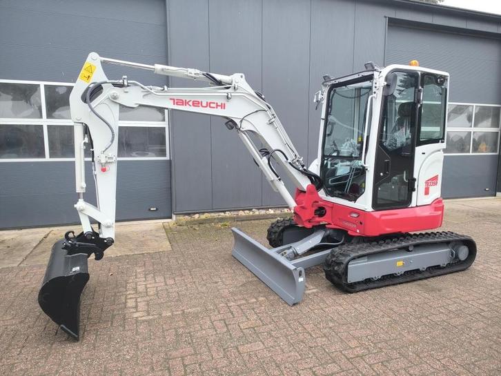 TAKEUCHI TB335R, Zakelijke goederen, Machines en Bouw | Kranen en Graafmachines, Graafmachine, Ophalen of Verzenden