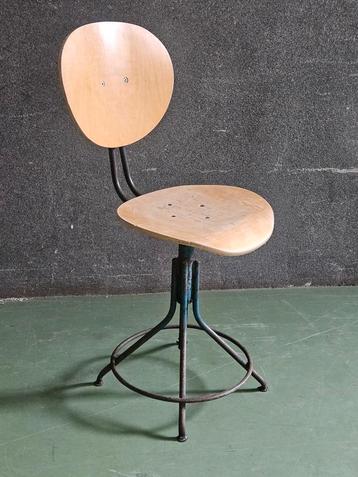 Vintage Industriële Werkplaatskruk - Blauw beschikbaar voor biedingen