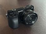 SONY A6000 incl. kitlens + Meike 35mm f 1.7 lens + 2 accu’s, Audio, Tv en Foto, Fotocamera's Digitaal, Ophalen of Verzenden, Gebruikt