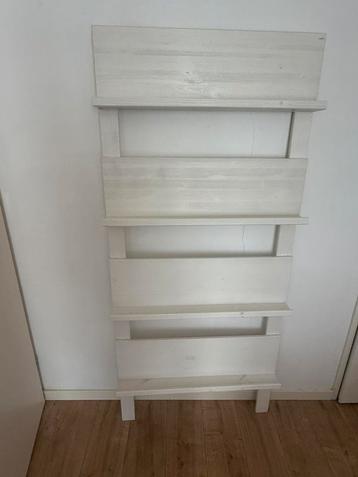 Woood tijdschriftenrek beschikbaar voor biedingen
