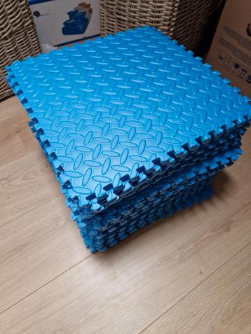 Schuim Speelmat 36 stuks maat 38,5cm ×38,5cm per tegel beschikbaar voor biedingen