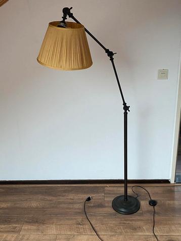 Koperkleurige Leeslamp met Stoffen Kap beschikbaar voor biedingen