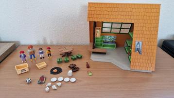 Playmobil kampeerhuis met speeltuin beschikbaar voor biedingen