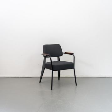 2 Vitra Eames Prouve Direction chair Grijs Zwart beschikbaar voor biedingen