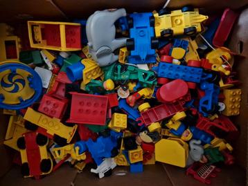 Grote doos vol  beschikbaar voor biedingen