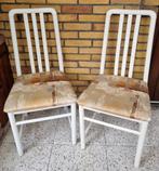 2 witte stoelen met beige zitting, Gebruikt, Ophalen