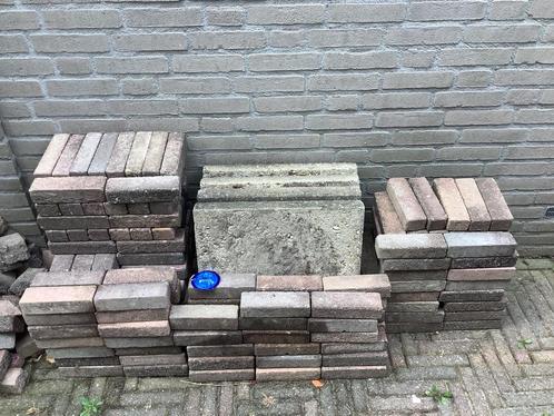 Gratis af te halen, diverse klinkers en tegels, Tuin en Terras, Tegels en Klinkers, Gebruikt, Klinkers, Beton, 10 m² of meer, Ophalen