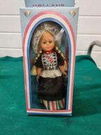 Wilhelm original trachten meisje vintage, Verzamelen, Poppen, Ophalen of Verzenden, 'T Olde Gre-j, Info@toldegrej.nl, Endepoelstraat 20f Didam