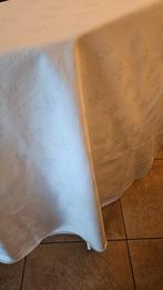 Damast tafellaken rond 150 cm, Huis en Inrichting, Tafelkleden, Ophalen of Verzenden, Zo goed als nieuw, Rechthoek, Binnen