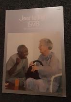 boek Jaar te kijk 1978 (zilveren camera) zwart-wit foto's, Ophalen of Verzenden, Gelezen