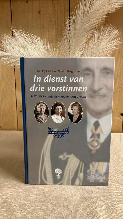 TM-10 In dienst van drie vorstinnen Mr RJEM v Zinnicq- Bergm, Verzamelen, Koninklijk Huis en Royalty, Nieuw, Ophalen of Verzenden