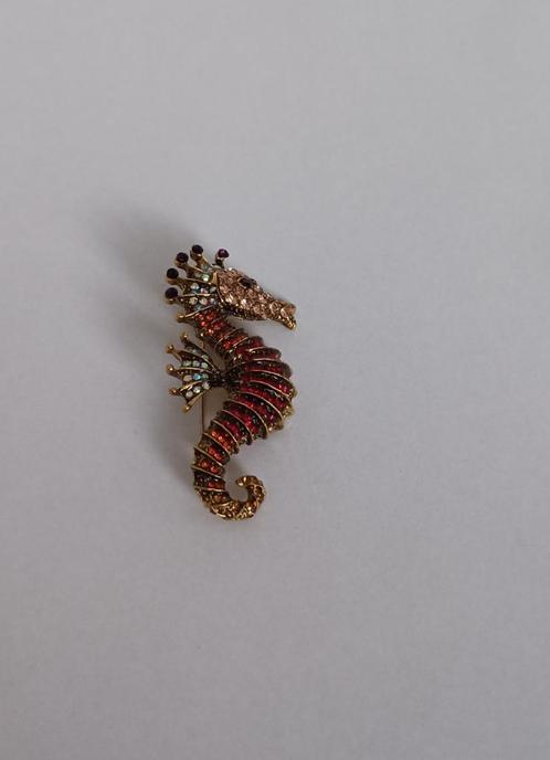 Zeepaardje broche, Sieraden, Tassen en Uiterlijk, Broches, Nieuw, Overige materialen, Overige kleuren, 4 tot 7 cm, Met strass