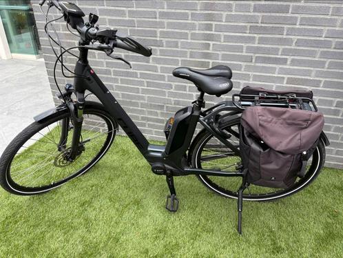 In zeer goede staat Cube touring Hybrid met 500 accu, Fietsen en Brommers, Elektrische fietsen, Zo goed als nieuw, Cube, 47 tot 51 cm