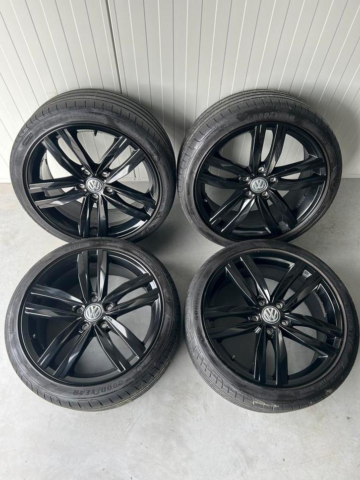 Originele Volkswagen Golf Sebring R Line 5x112 18 Inch Zomer, Auto-onderdelen, Banden en Velgen, Banden en Velgen, Zomerbanden