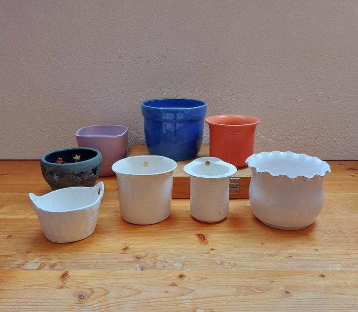 8 Bloempotten 4 wit 4 kleur in verschillende formaten, Tuin en Terras, Bloempotten, Zo goed als nieuw, Aardewerk, Minder dan 40 cm