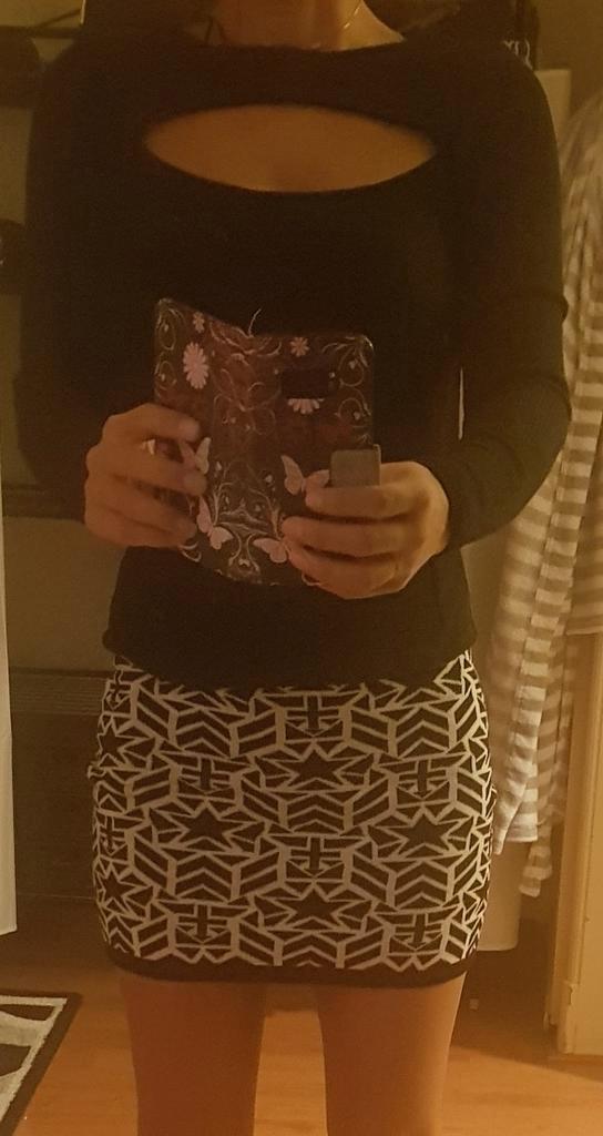 Trui kleding rok zwart wit mini rokje s dames setje set, Kleding | Dames, Rokken, Zo goed als nieuw, Maat 36 (S), Zwart, Boven de knie