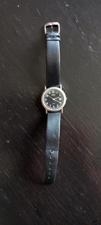 Horloge met datum. Kleur zwart, Ophalen of Verzenden, Staal, Leer, Overige merken