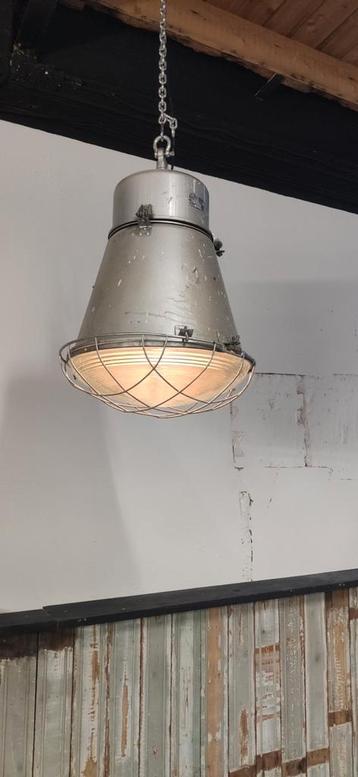  Hanglamp industrieel - eye catcher  beschikbaar voor biedingen