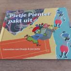 Sinterklaas boek - Pietje Pienter pakt uit - hardcover, Ophalen of Verzenden, Zo goed als nieuw