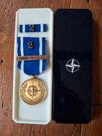 Nato medaille Former Joegoslavië, Verzamelen, Militaria | Algemeen, Ophalen of Verzenden, Landmacht, Nederland, Lintje, Medaille of Wings