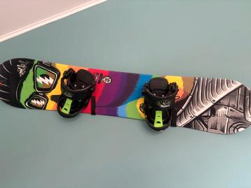 Kindersnowboard 126cm, inclusief bindingen en schoenen (38) beschikbaar voor biedingen
