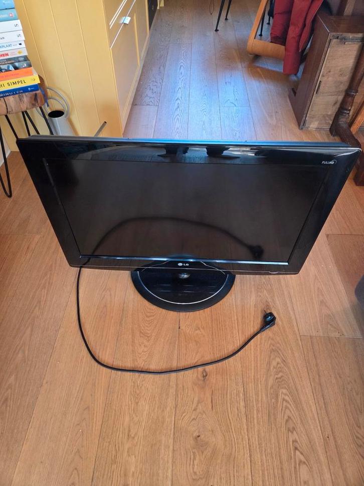 LG 32 inch Full HD TV, Audio, Tv en Foto, Televisies, Gebruikt, LED, 60 tot 80 cm, Full HD (1080p), LG, 50 Hz, Ophalen of Verzenden