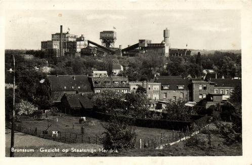 Brunssum - Gezicht op Staatsmijn Hendrik - 1953 gelopen, Verzamelen, Ansichtkaarten | Nederland, Gelopen, Limburg, 1940 tot 1960