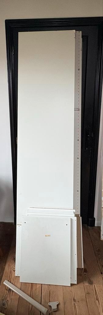 IKEA Pax Kast met deur, spiegel en legplanken - afbeelding 1