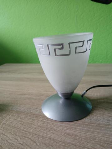 Leuk tafel lampje. beschikbaar voor biedingen