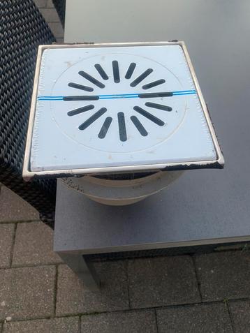 Vloerput rvs in hoogte verstelbaar 6 stuks beschikbaar voor biedingen