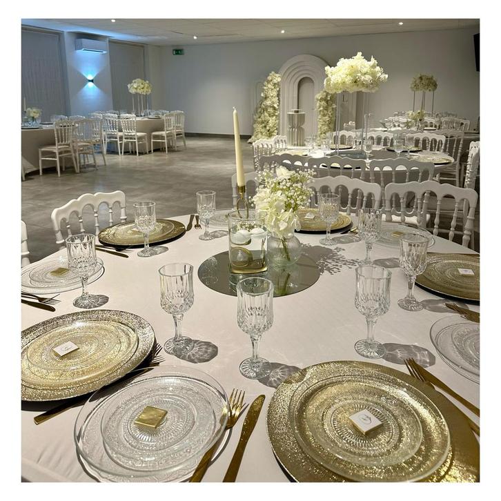 Achtergrond voor verloving of bruiloft, Huis en Inrichting, Complete eetkamers, Zo goed als nieuw, Minder dan 4 stoelen, Ophalen of Verzenden