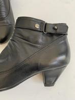 E730 Carmens: maat 38 lage leren laarzen hak schoenen zwart, Kleding | Dames, Schoenen, Carmens, Ophalen of Verzenden, Zo goed als nieuw
